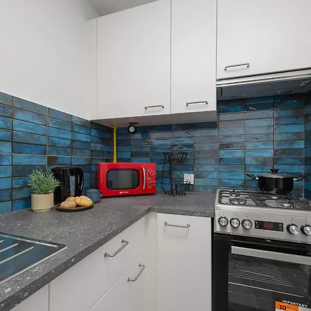 Comfortable Apartment With Balcony And Bathtub Warsaw Zlota 11 By Heyrent Apartamento Varsovia