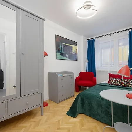 Comfortable Apartment With Balcony And Bathtub Warsaw Zlota 11 By Heyrent Varsovia