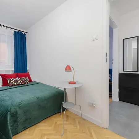 Comfortable Apartment With Balcony And Bathtub Warsaw Zlota 11 By Heyrent Apartamento
