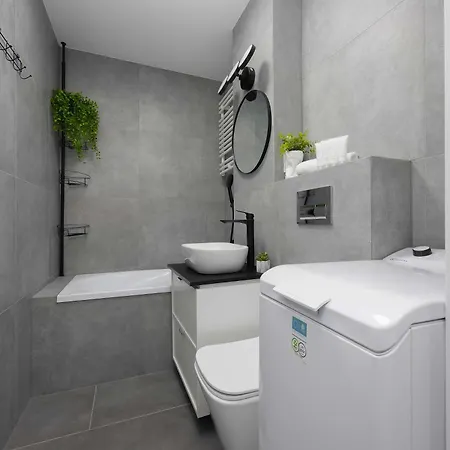 Apartamento Comfortable Apartment With Balcony And Bathtub Warsaw Zlota 11 By Heyrent