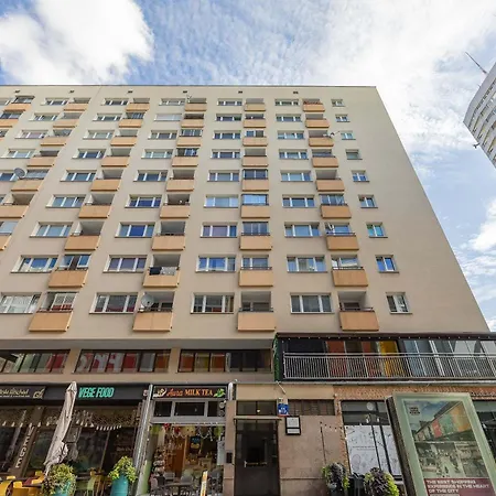 Comfortable Apartment With Balcony And Bathtub Warsaw Zlota 11 By Heyrent Varsovia